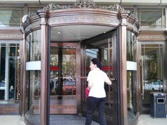 酒店铜门
